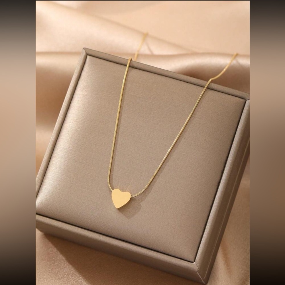 Heart Charm Necklace Gold color